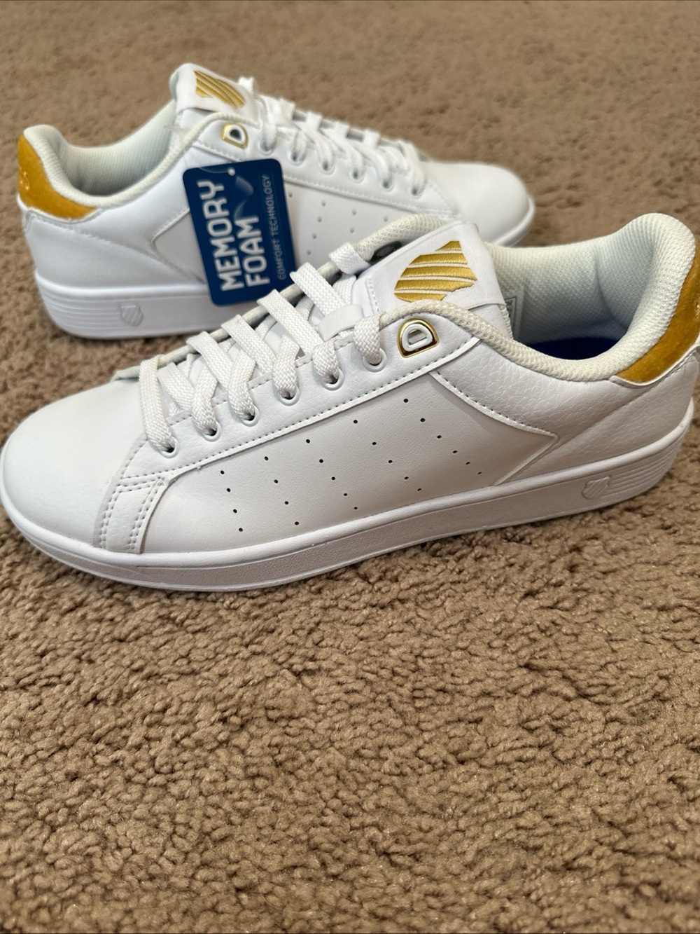 NWT K Swiss Women’s Clean Court Comfort Memory Foam White Sneakers Size 8.5